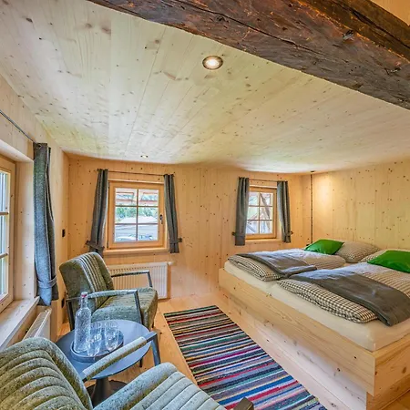 Raneburg 4 Almhaus בקתה